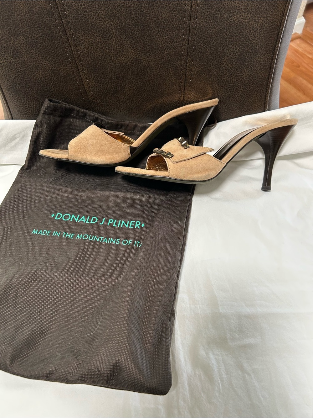 Donald J. Pliner Tan Suede Slide Heels with Gold Insoles - Picture 4 of 10
